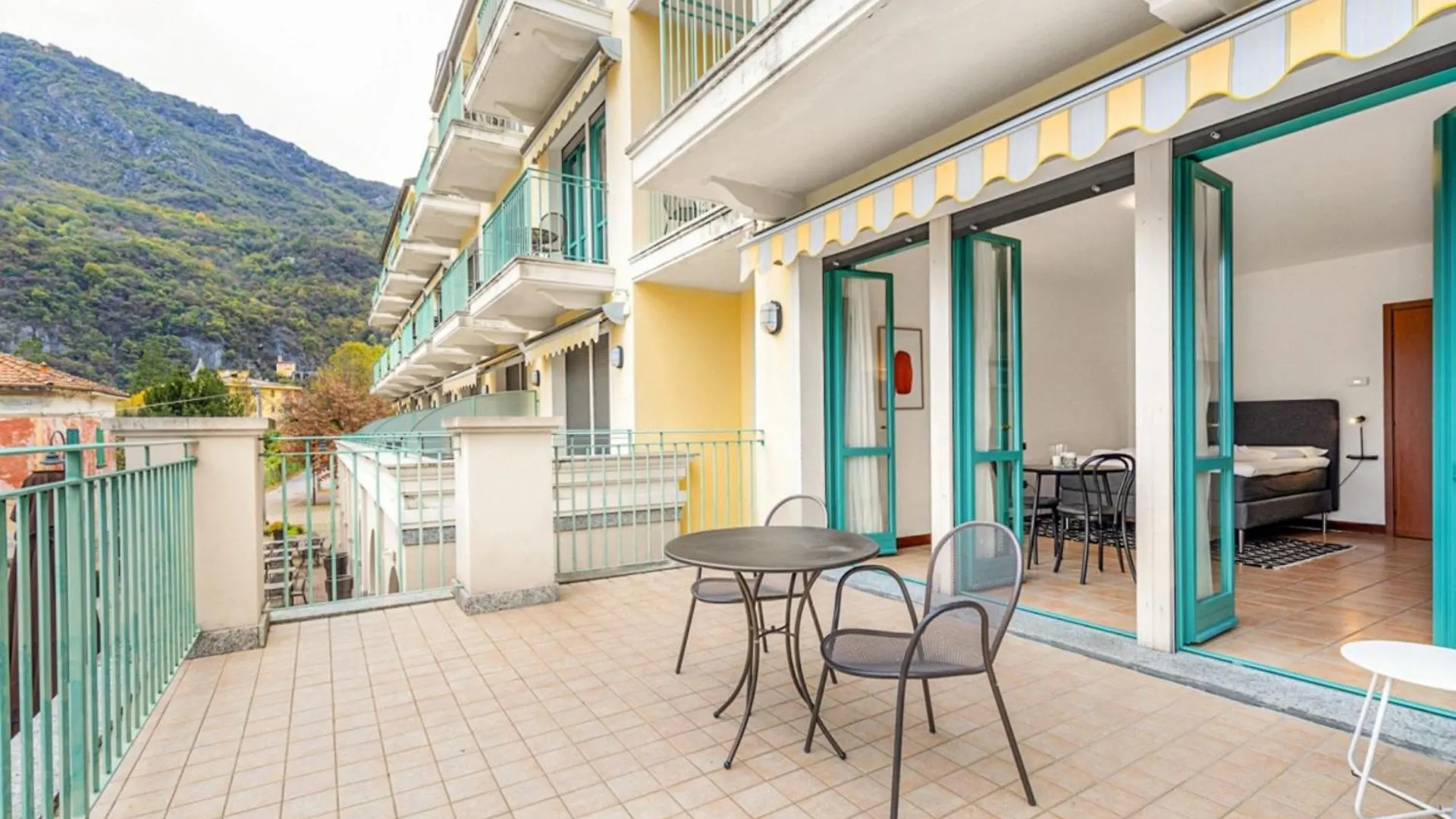 Palazzo Apartments - Porto Letizia Porlezza 0*,  Italy